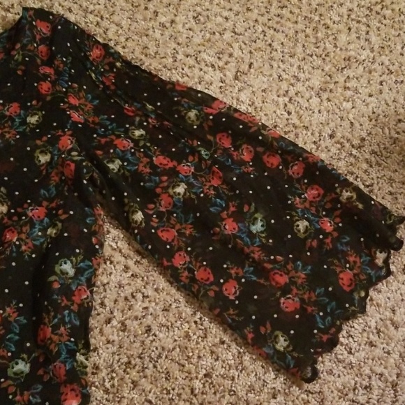 Jessica Simpson Sheer Top - Picture 2 of 6